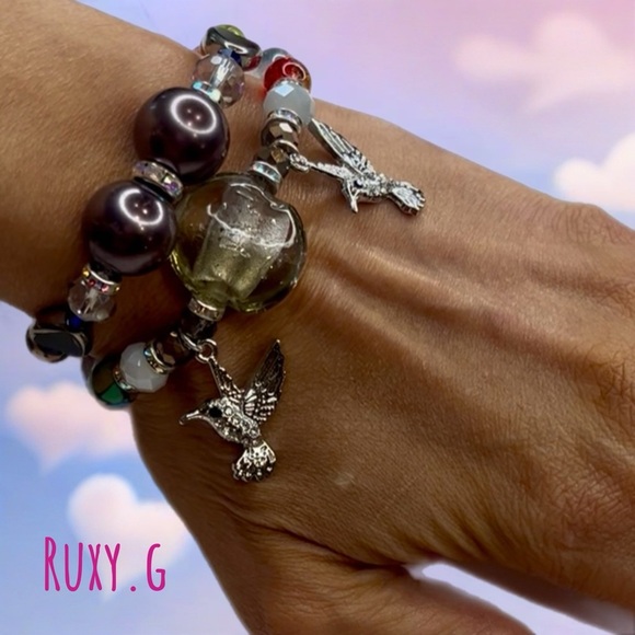 Silver Hummingbird Charm Bracelet - Picture 1 of 10